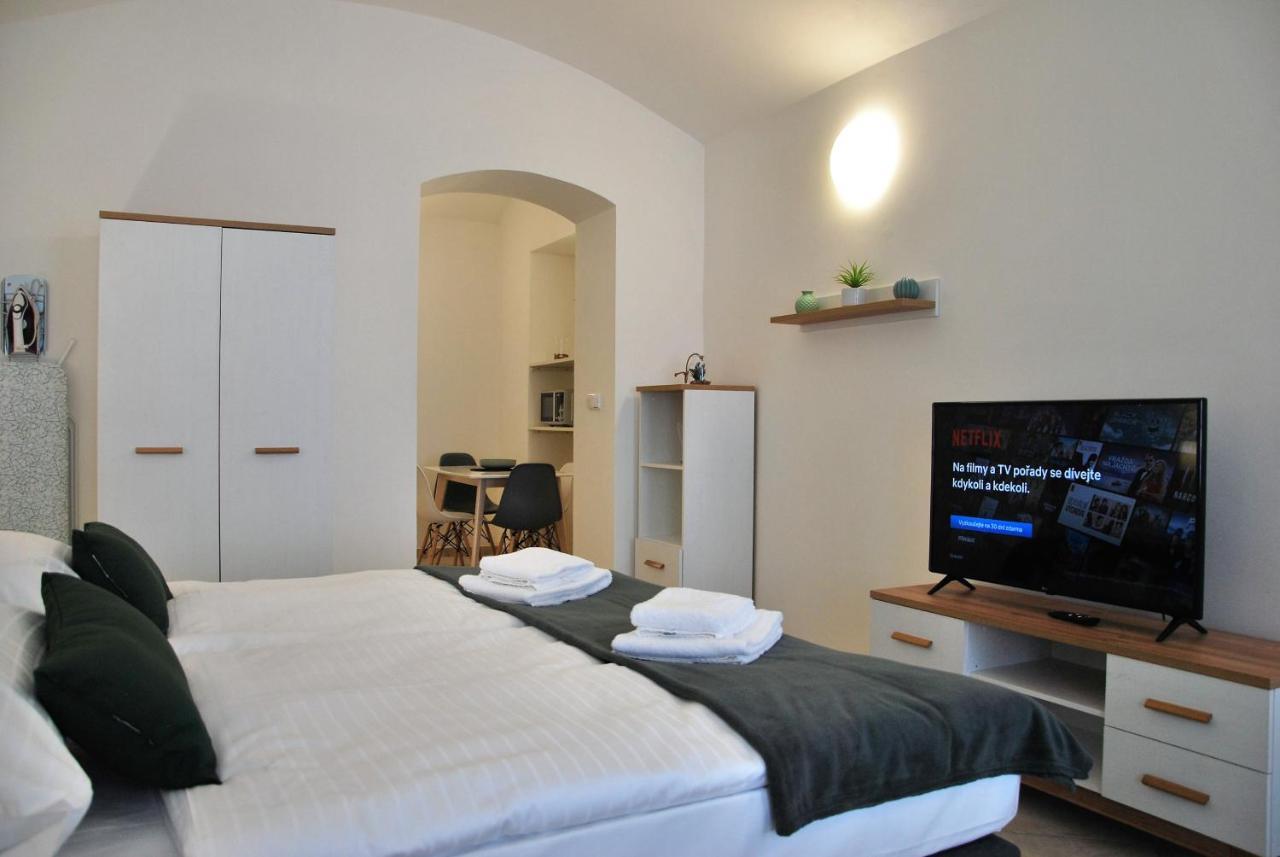 White Swan Boutique Apartments Prága Kültér fotó