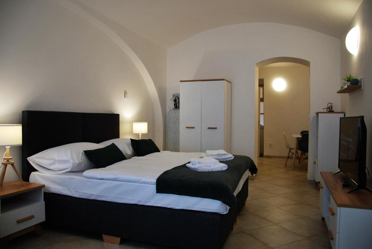 White Swan Boutique Apartments Prága Kültér fotó