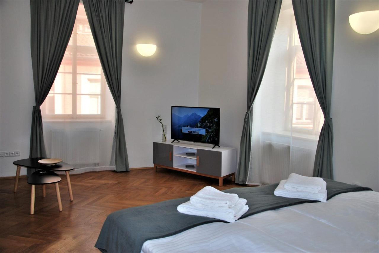 White Swan Boutique Apartments Prága Kültér fotó
