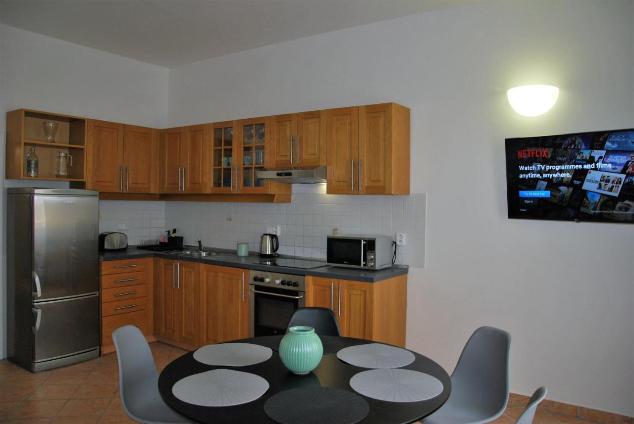 White Swan Boutique Apartments Prága Kültér fotó
