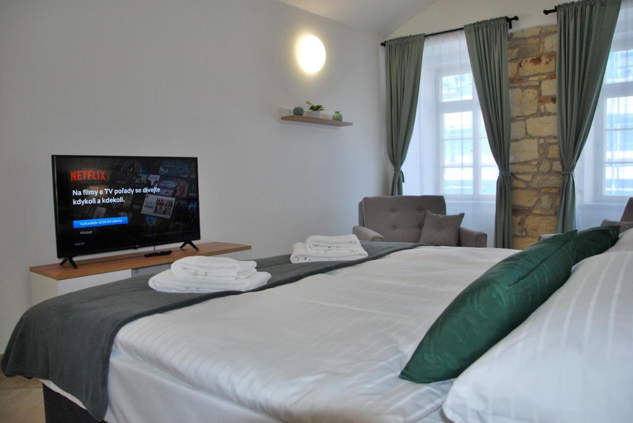 White Swan Boutique Apartments Prága Kültér fotó