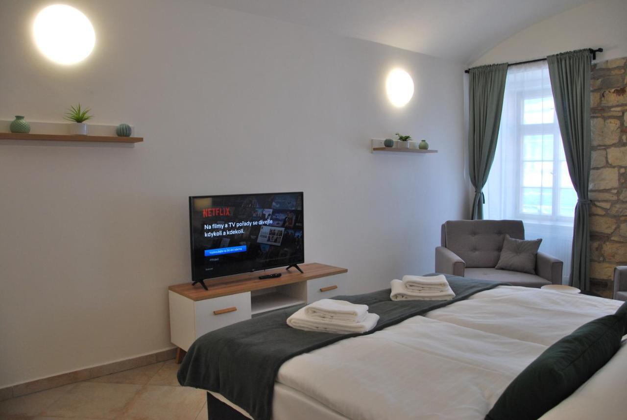 White Swan Boutique Apartments Prága Kültér fotó
