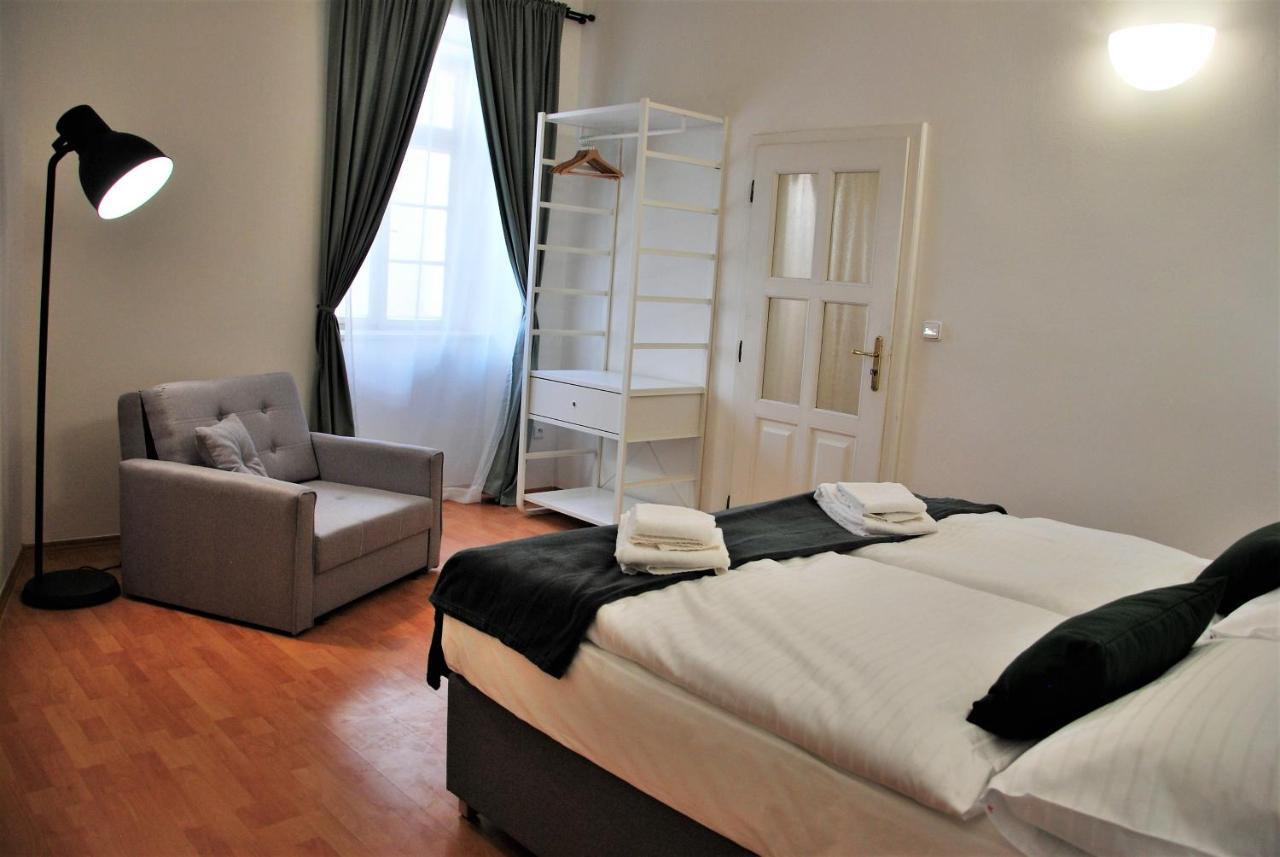 White Swan Boutique Apartments Prága Kültér fotó