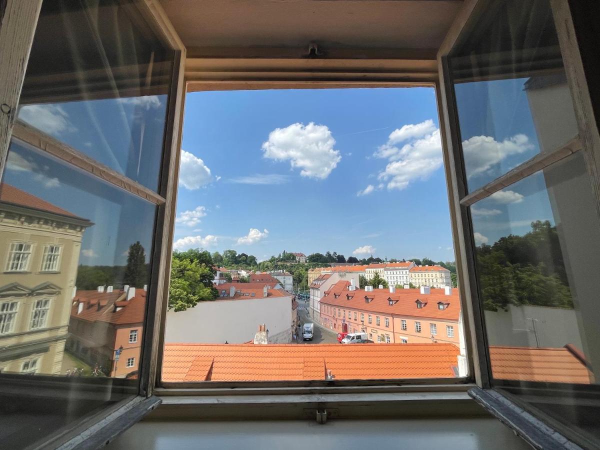 White Swan Boutique Apartments Prága Kültér fotó