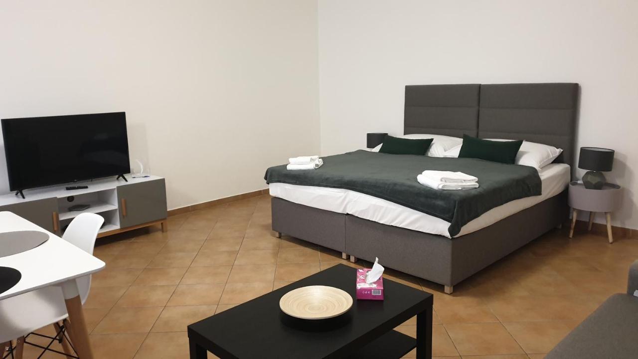 White Swan Boutique Apartments Prága Kültér fotó