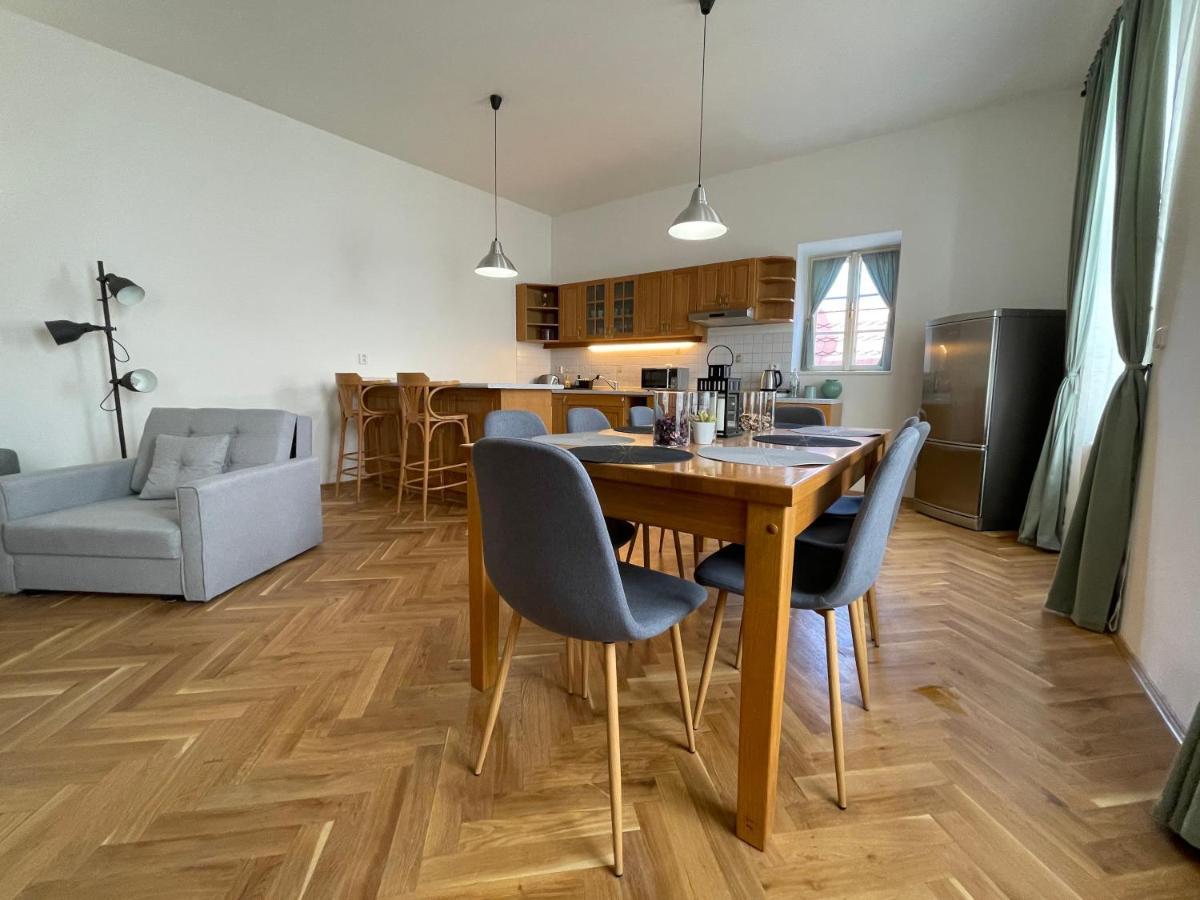 White Swan Boutique Apartments Prága Kültér fotó