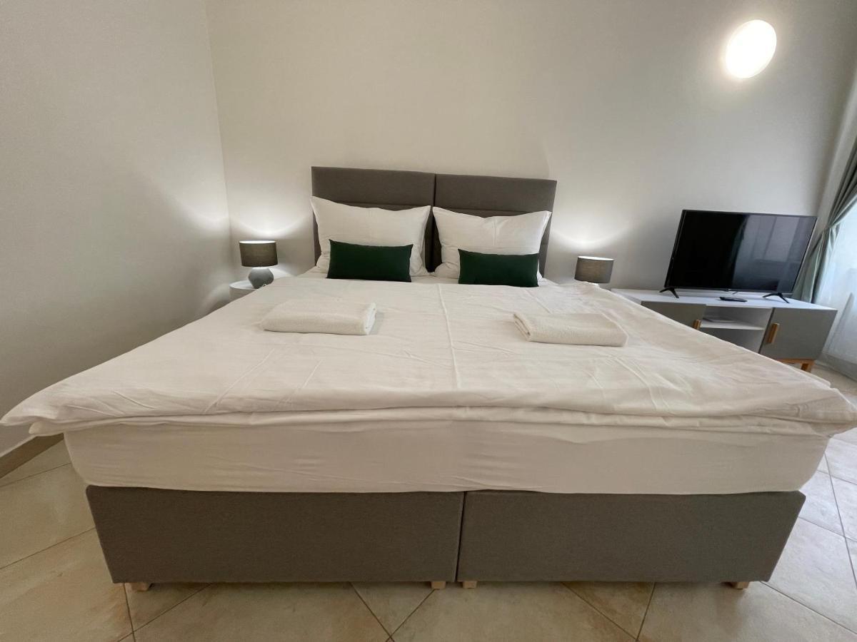 White Swan Boutique Apartments Prága Kültér fotó