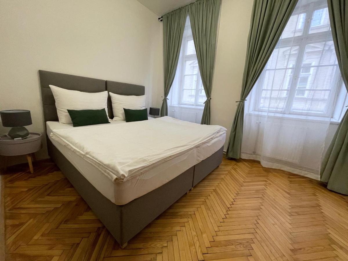 White Swan Boutique Apartments Prága Kültér fotó