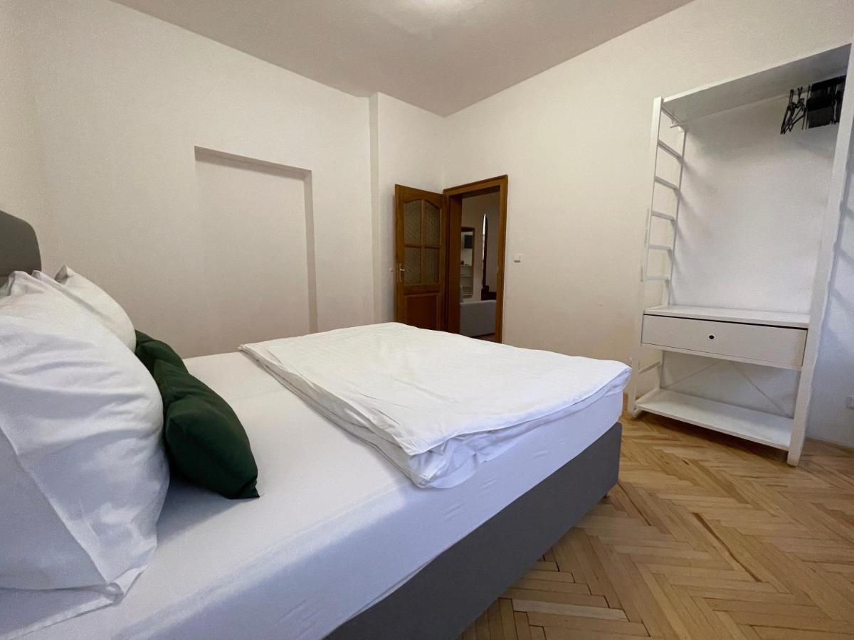 White Swan Boutique Apartments Prága Kültér fotó